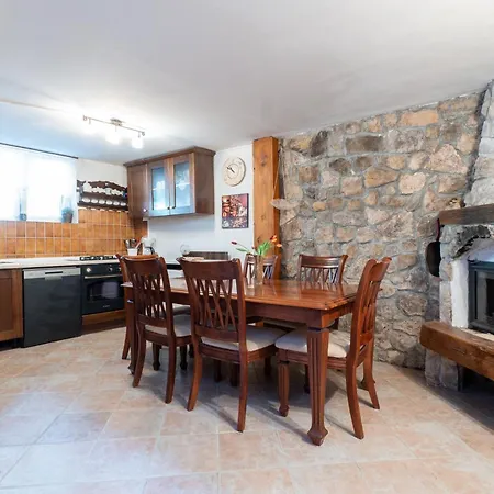 Bepina マカルスカ